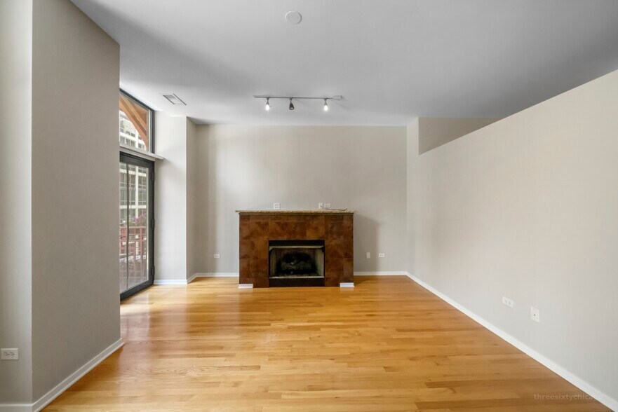 Building Photo - 208 W Washington St