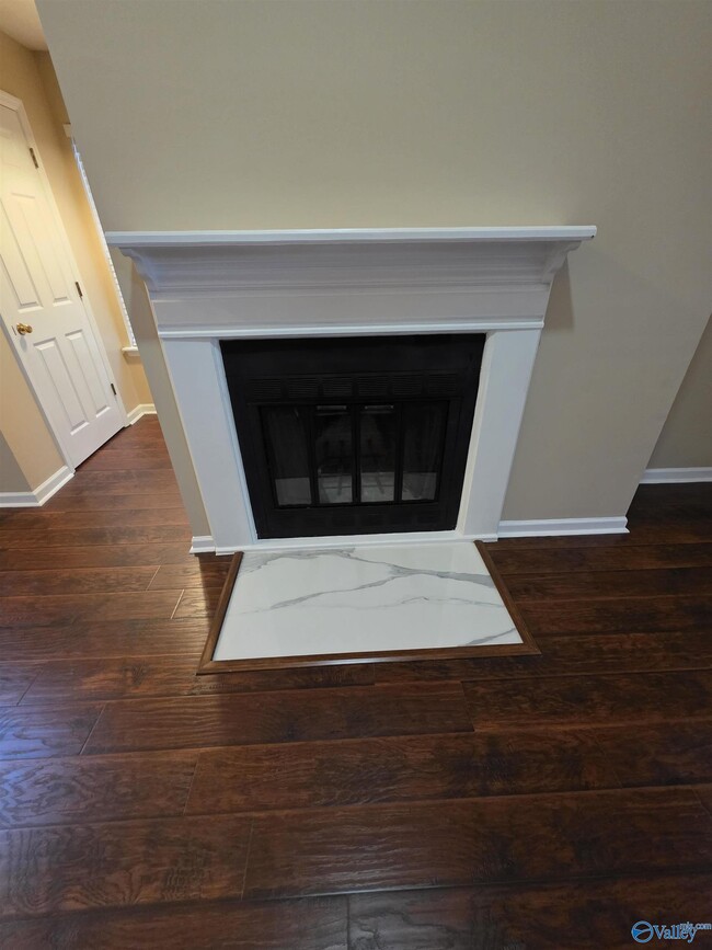 Building Photo - 1127 Stones Throw Dr NW