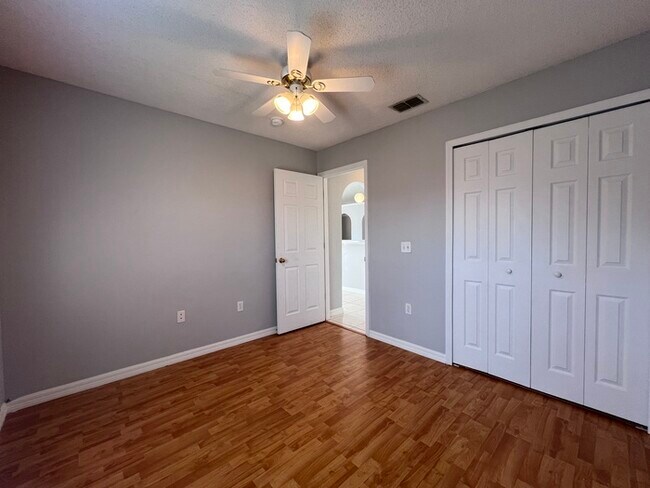 Building Photo - PRICE REDUCED FOR A QUICK MOVE IN!!  Spaci...