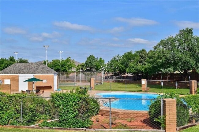 Building Photo - 2833 Indian Creek Blvd