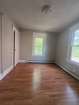Building Photo - 41 Osborn Ave