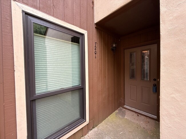 Building Photo - 7201 Winery Ln