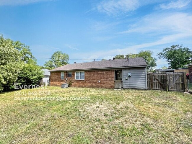 Building Photo - 1403 Moss Point Dr
