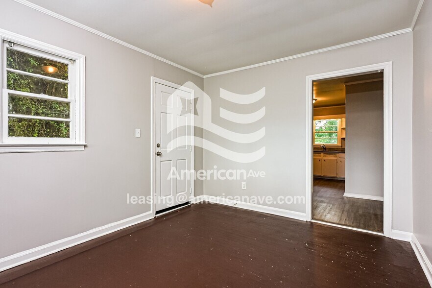 Building Photo - 1570 Engle Dr