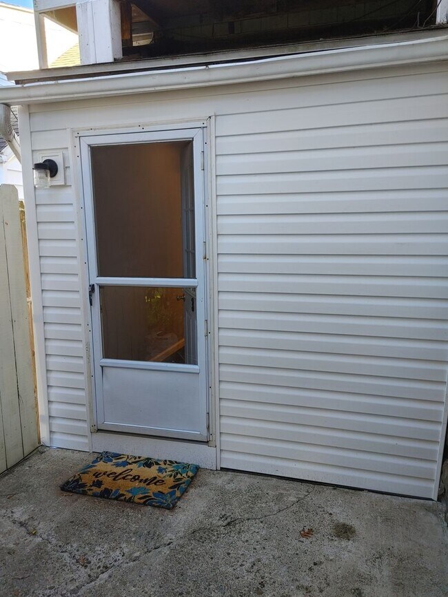 Building Photo - 2317 Broad St