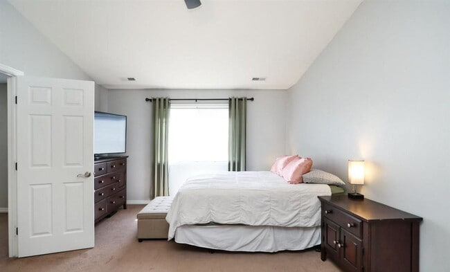 Building Photo - Italian Estates Property Management