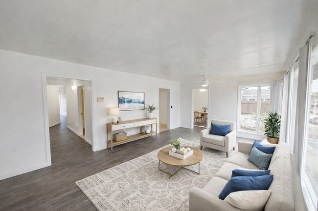 Building Photo - 8BD/3BA, Large Yard w/ Turf!