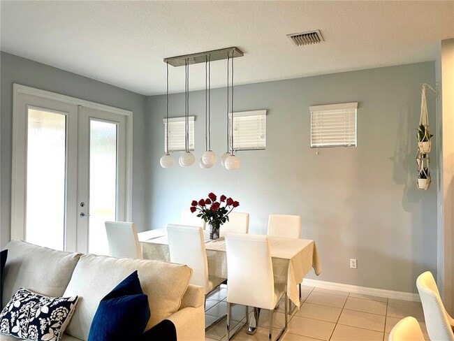 Building Photo - 14155 Lakeview Park Rd