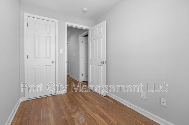Building Photo - 944 Dalton Ave