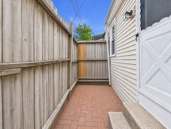 Building Photo - 2 story, 2 bed 1 bath house - newly remodeled AUGUST 1