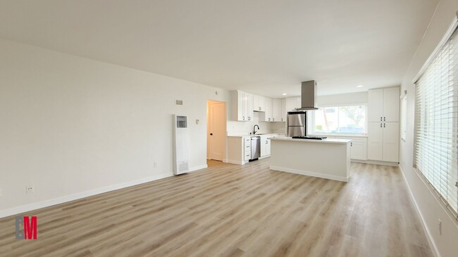 Interior Photo - 1231 Robinson Avenue