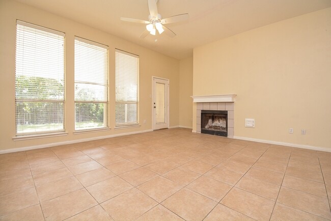 Building Photo - 6422 Alisa Ln