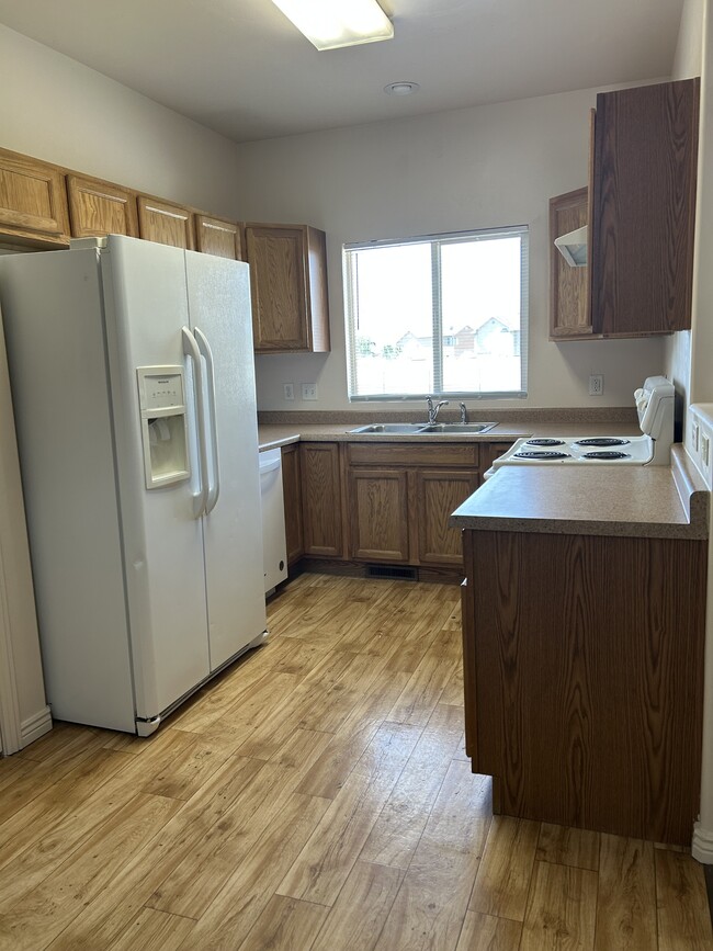 Building Photo - 2107 W 2180 N