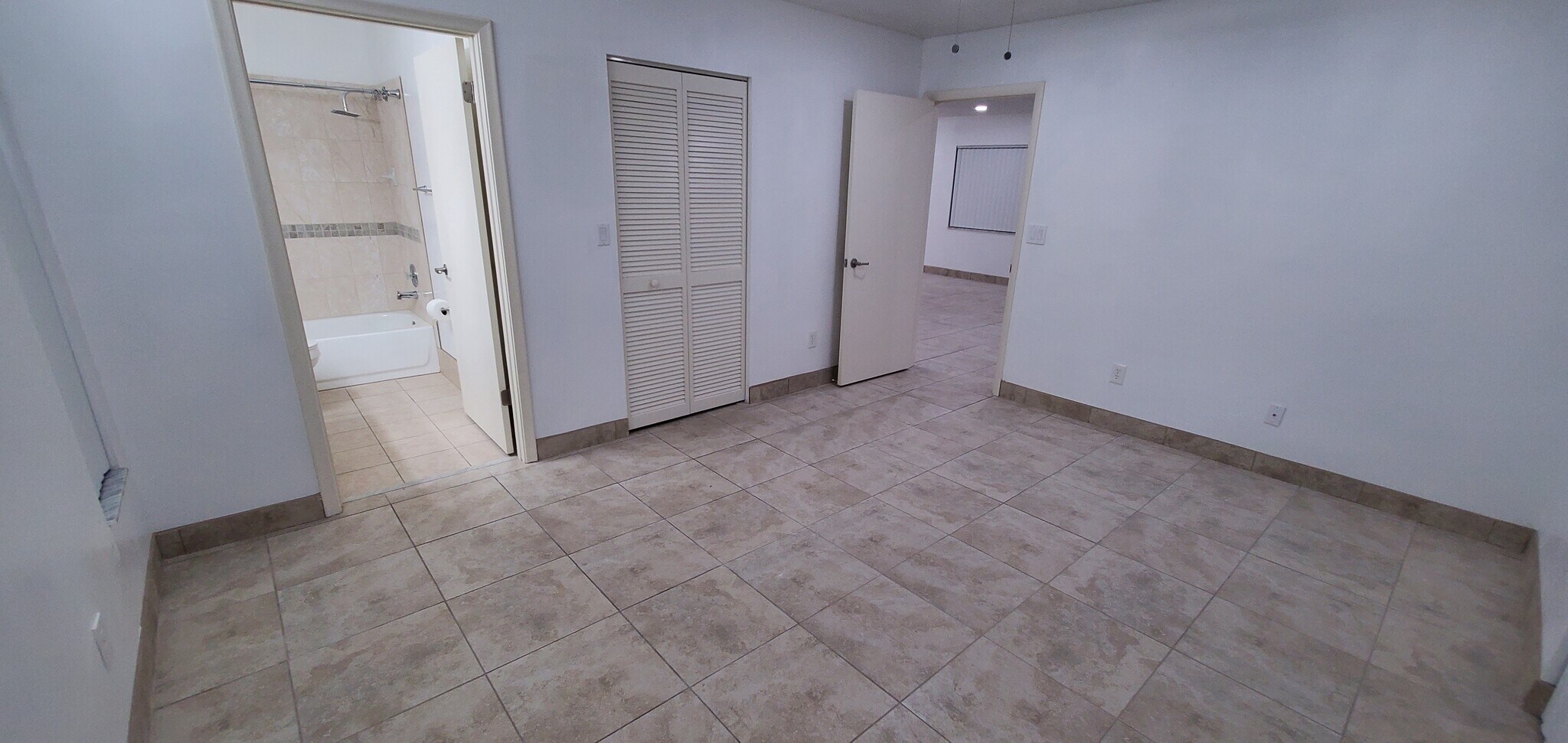 Building Photo - 1379 Summit Run Cir