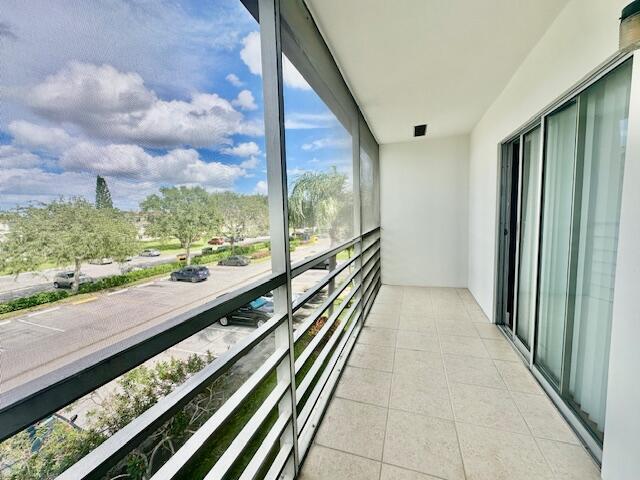 Building Photo - 244 Mansfield F