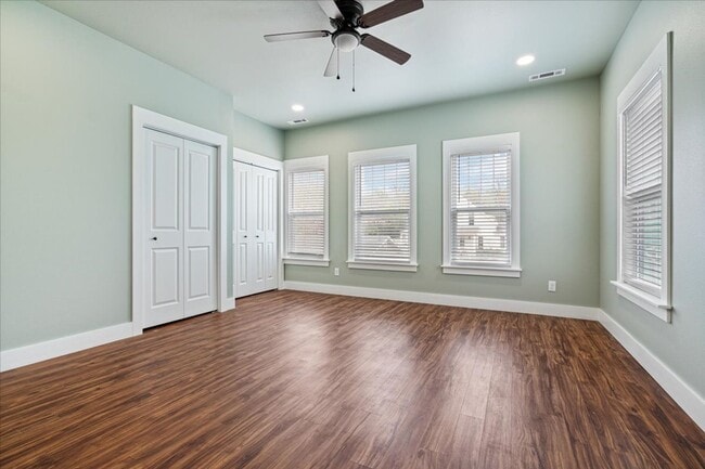 Building Photo - Brand New Cottage close to downtown and U ...