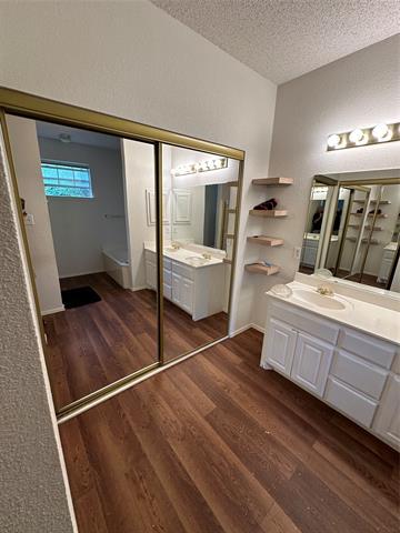 Building Photo - 2507 Pinegrove Cir