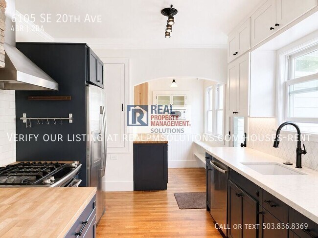 Building Photo - 6105 SE 20th Ave