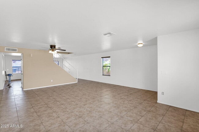 Building Photo - 10616 E Balmoral Ave