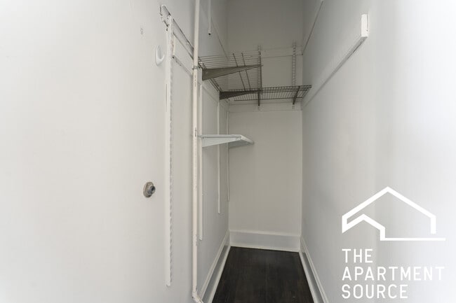 Building Photo - 2031 W 23rd St