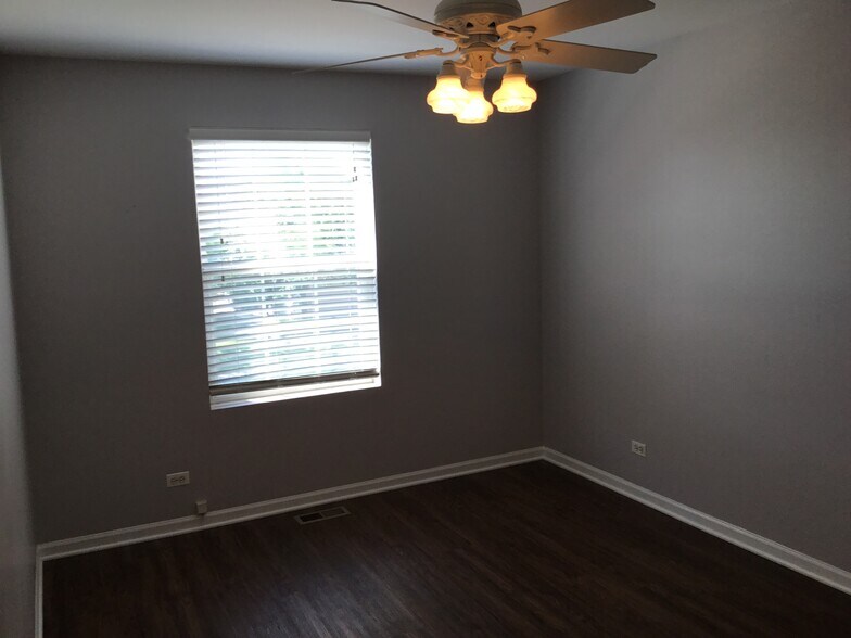 Building Photo - 2364 Chesapeake Bay