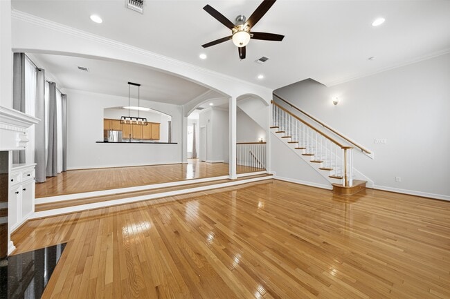 Building Photo - 5515 Crooms St