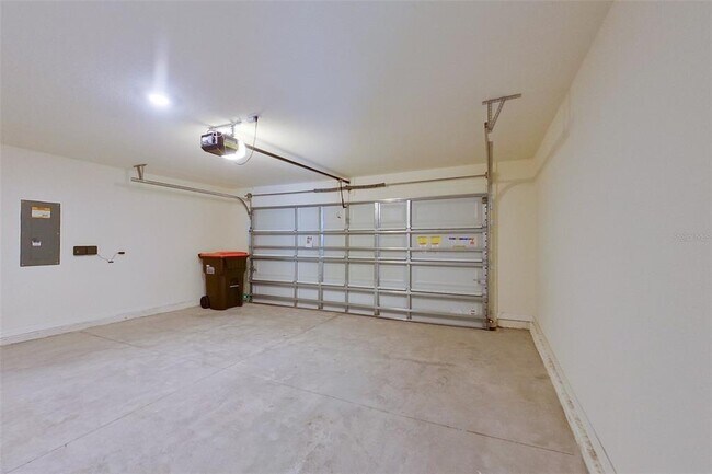 Building Photo - 8602 SW 43rd Ter