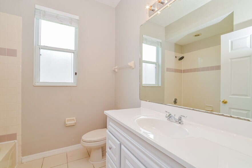 Building Photo - 14834 Oldham Dr