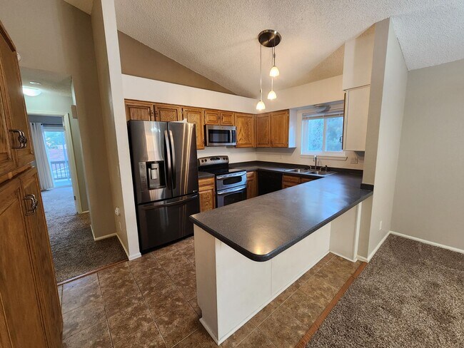 Building Photo - !! NEW PRICE DROP!!  Huge 3 Bed 2 Bath Hom...
