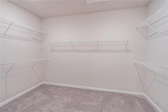 Building Photo - 1825 Wellston Dr