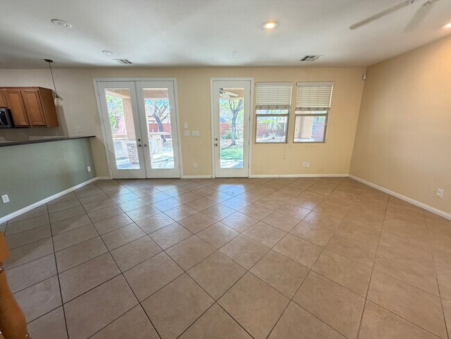 Building Photo - 5450 Pinecroft Dr