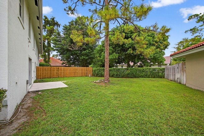 Building Photo - 1135 Staghorn St