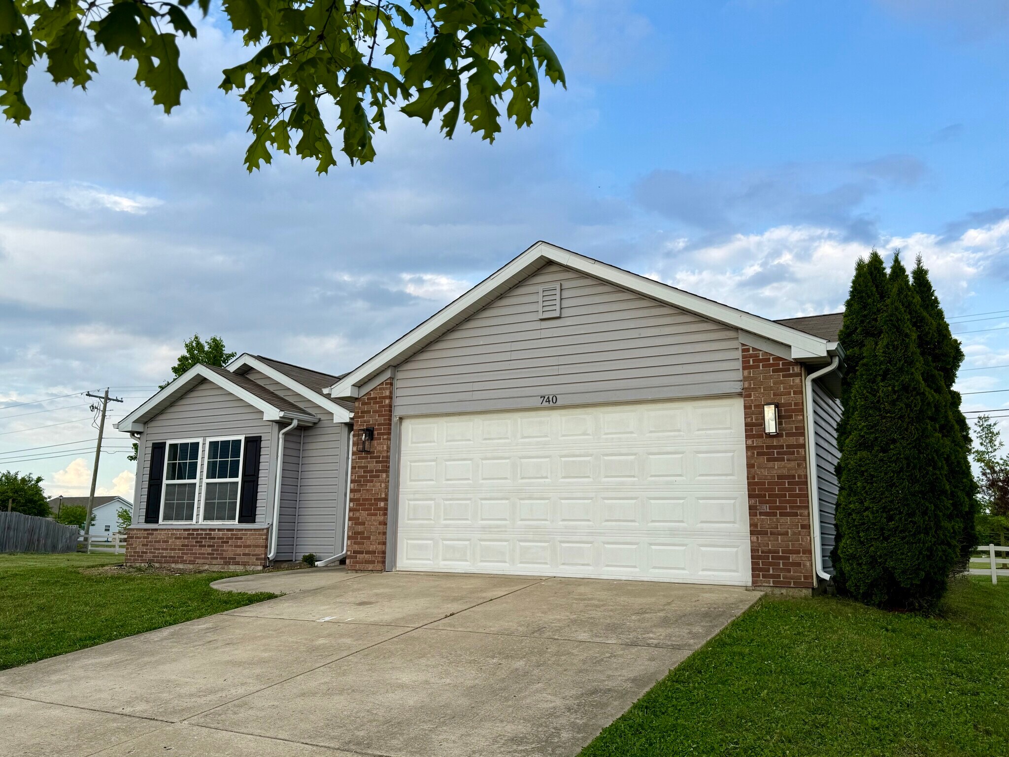 Building Photo - 740 Amos Ct