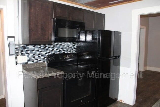 Building Photo - 510 N 4th St