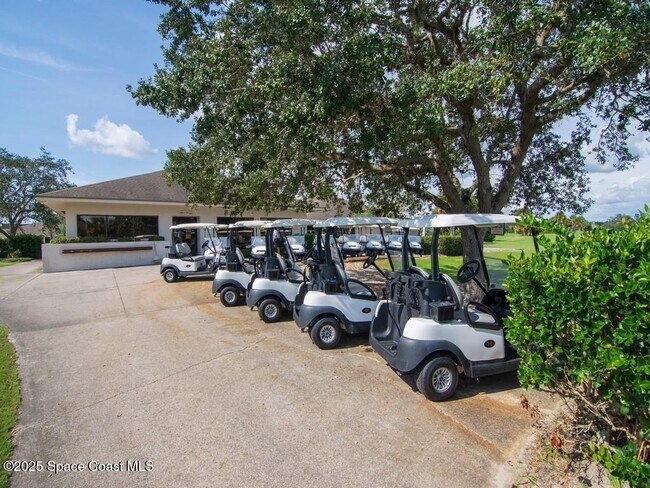 Building Photo - 27 Plantation Dr