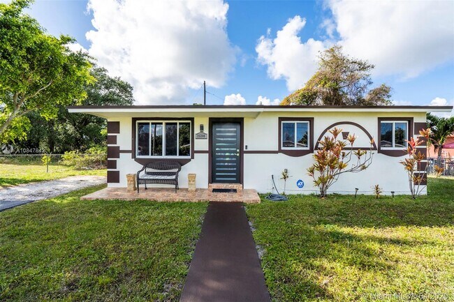 Building Photo - 15200 Railroad Dr
