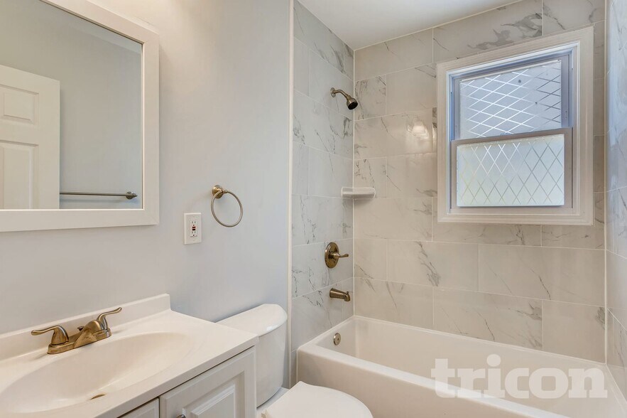 Building Photo - 3523 Sussex Rd