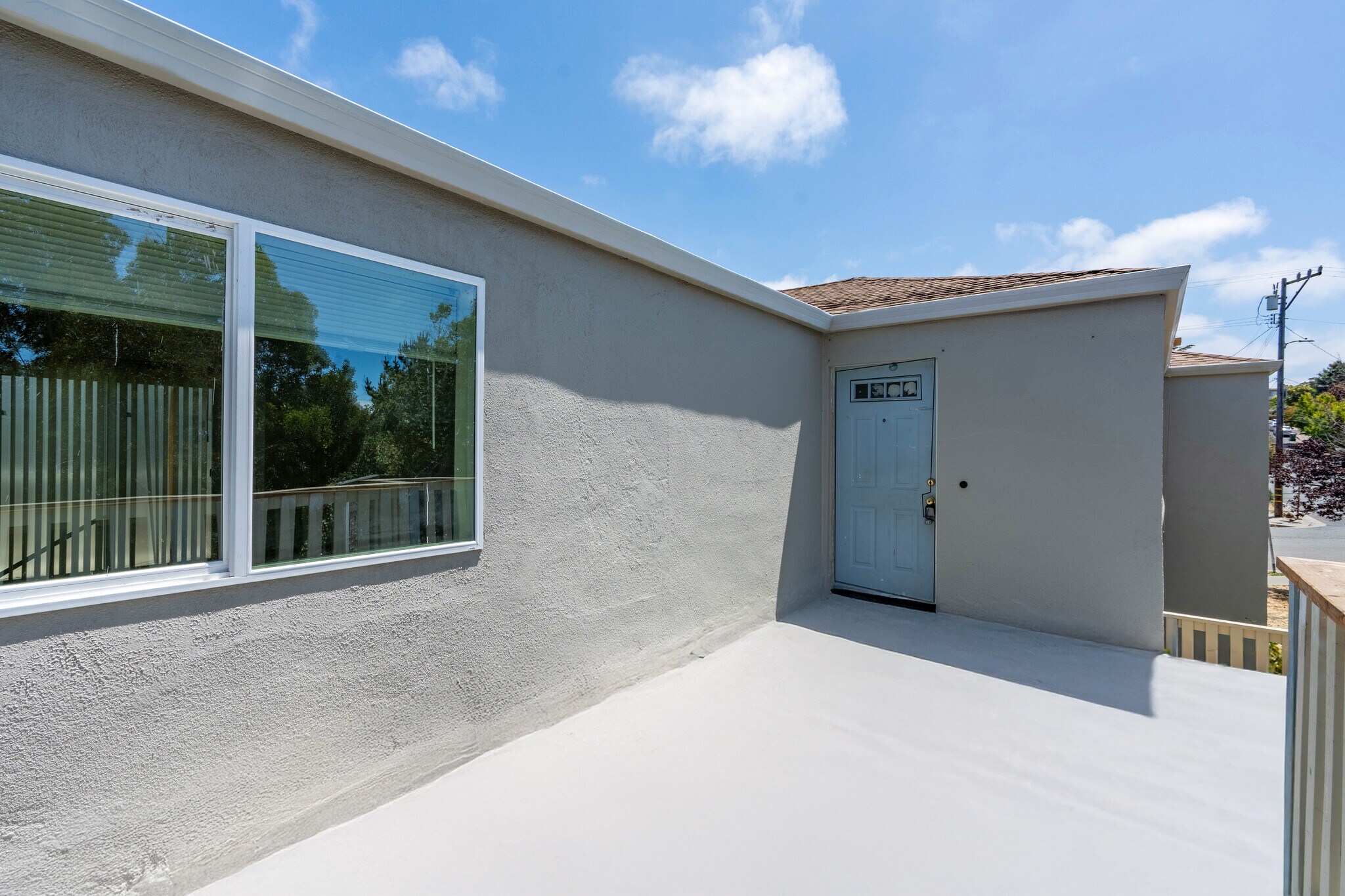 Building Photo - 5541 Highland Ave