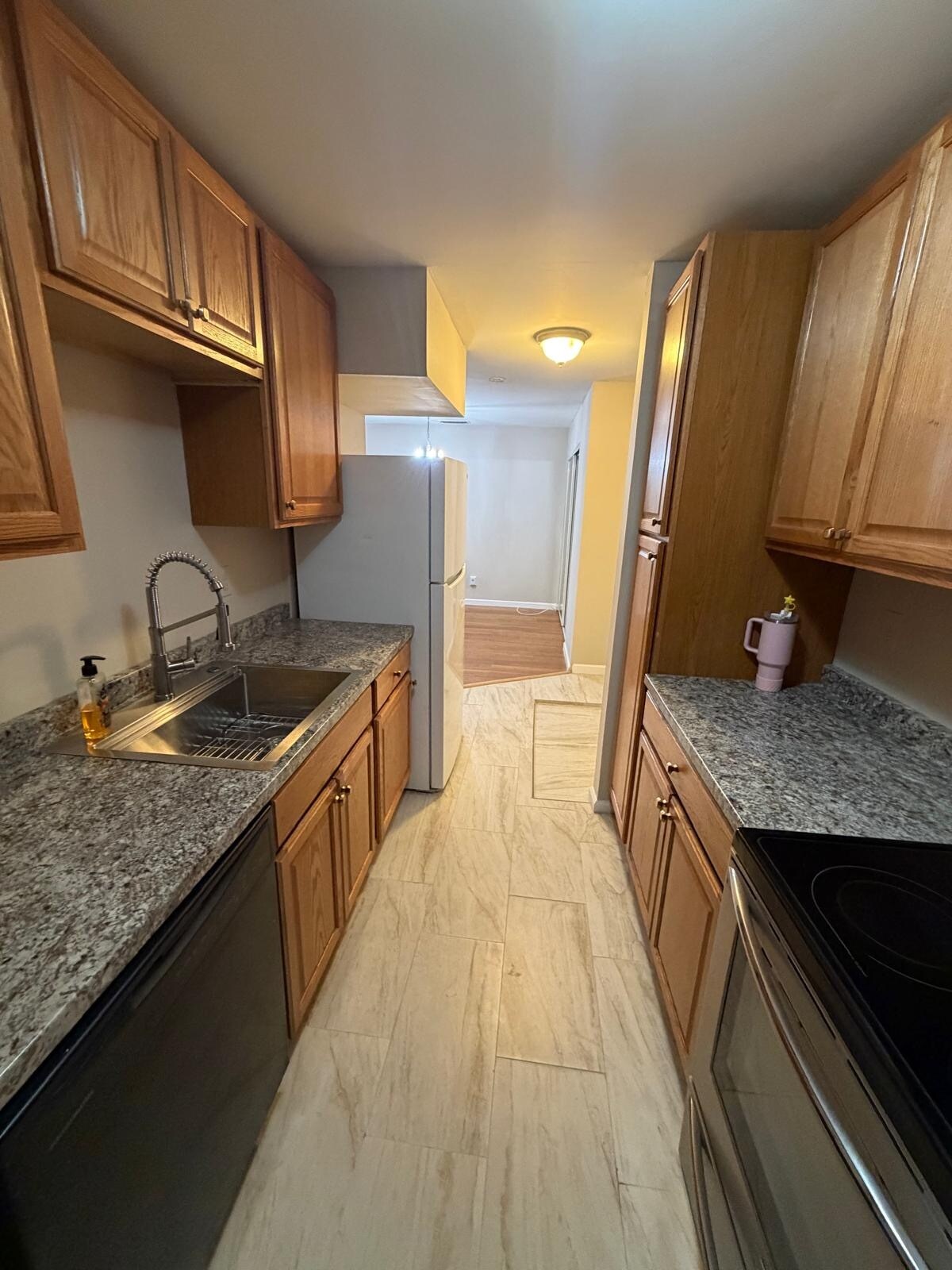 Building Photo - 393 Laurel Ave