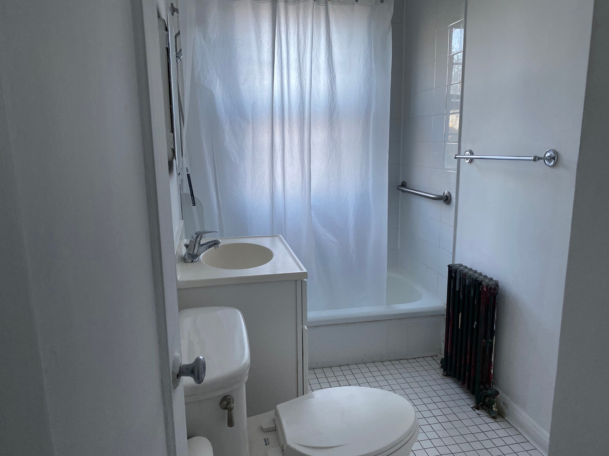 Building Photo - 5 Clarmore Dr