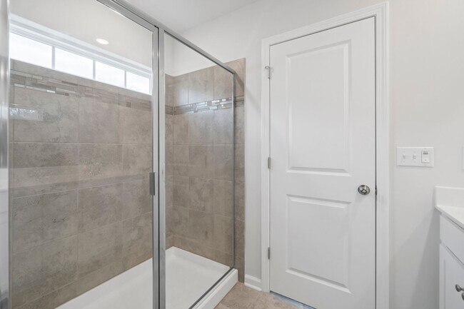 Building Photo - Almost Brand New Home 4 Bedroom with 2.5 b...