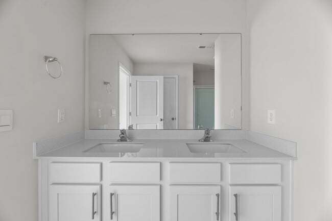 Building Photo - 4008 Madeline Farm Blvd