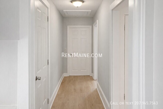 Building Photo - 254 Elm St