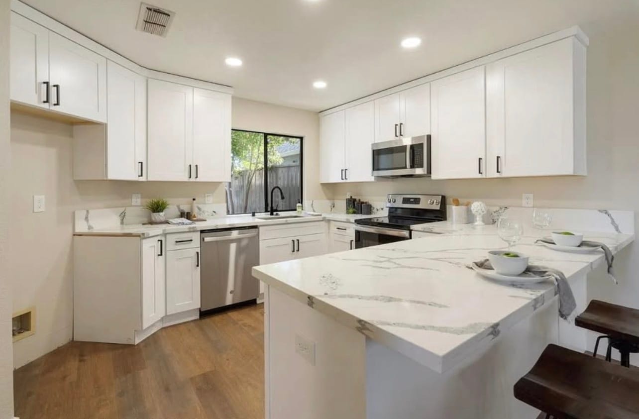 Building Photo - 211 River Run Cir