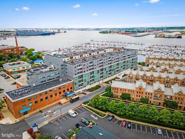 Building Photo - 2772 Lighthouse Point E