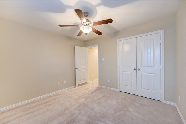Building Photo - 6519 Point Hollow Ln