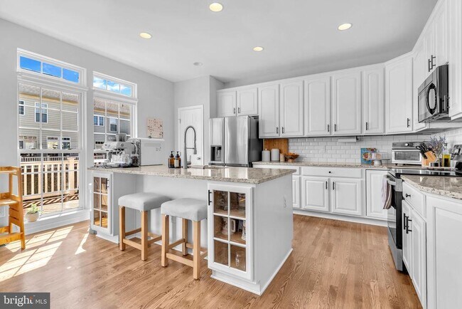 Building Photo - 2104 Abbottsbury Way