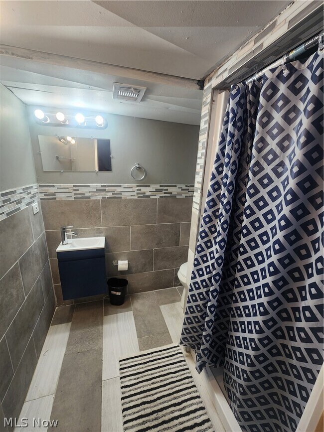 Building Photo - 16412 Talford Ave