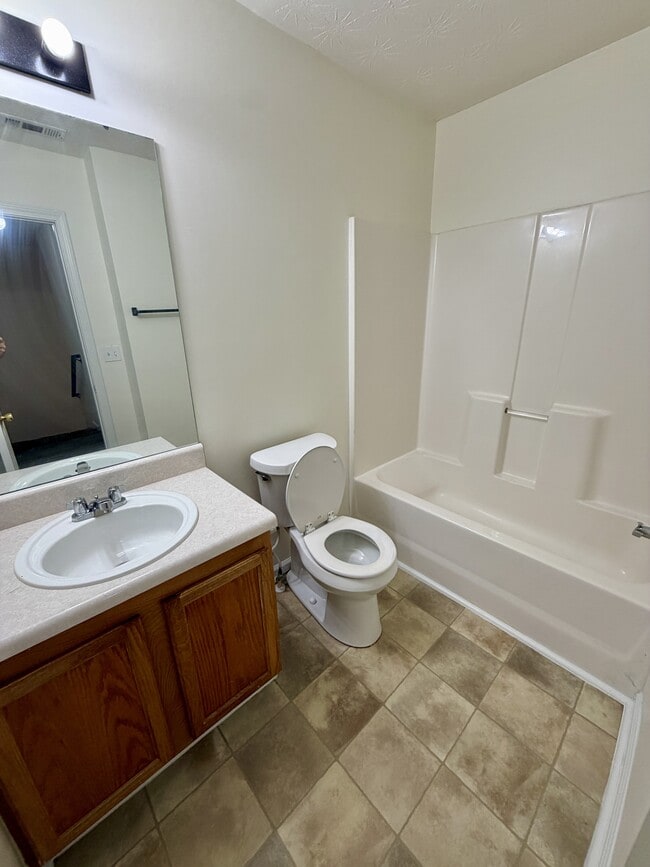 Building Photo - 2510 Marlin Dr