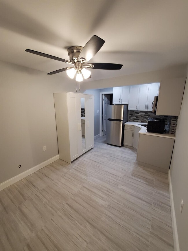 Building Photo - 224 NE 19th Ave